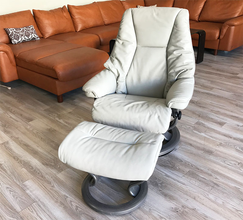 Stressless Live Cori Silver Cloud Leather Recliner and Ottoman